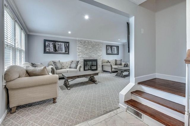 655 Harding Pl, Nashville, TN 37211