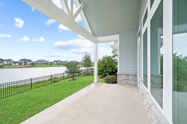 18127 Shoreline Vista Lane, Cypress, TX 77433