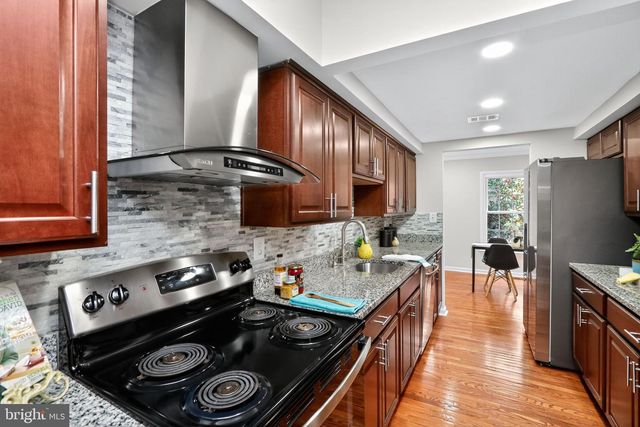 6461 ROCKSHIRE CT, Alexandria, VA 22315