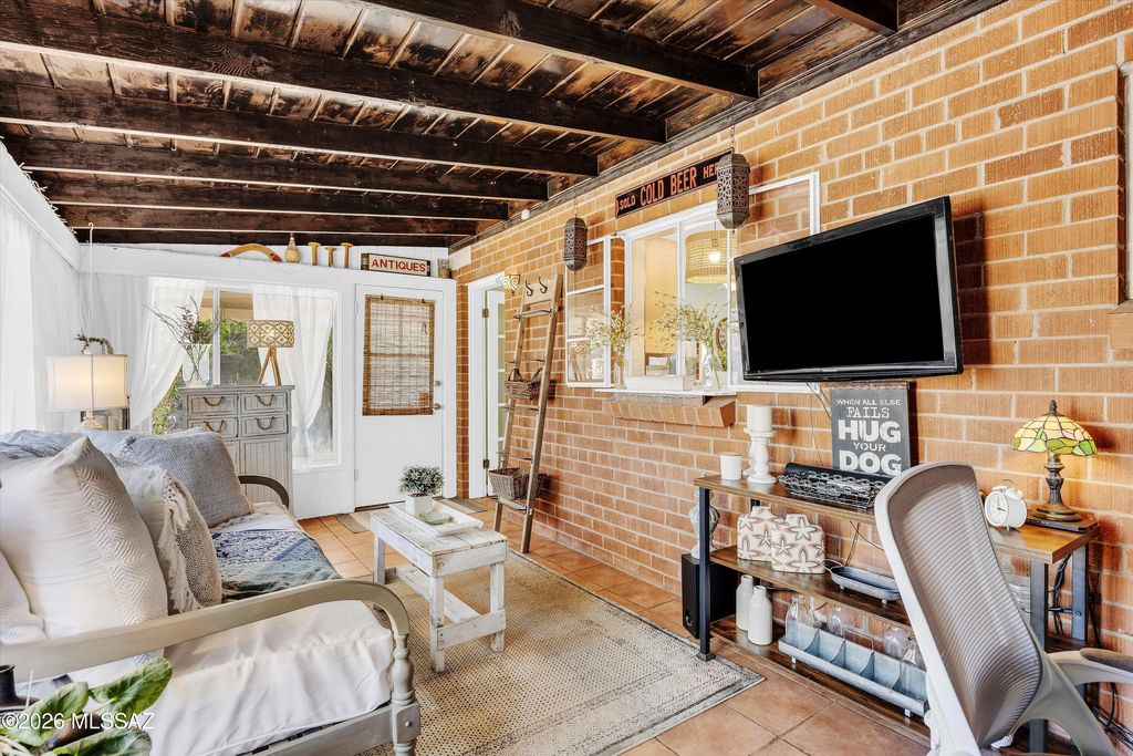 1424 N Jefferson Avenue, Tucson, AZ 85712