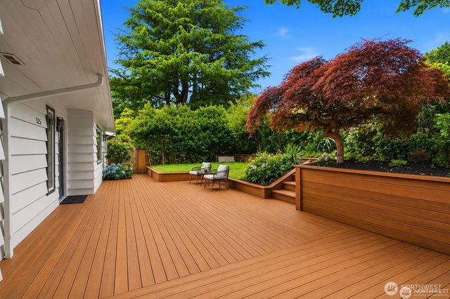 325 105th Ave SE, Bellevue, WA 98004