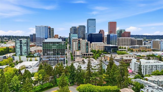 325 105th Ave SE, Bellevue, WA 98004