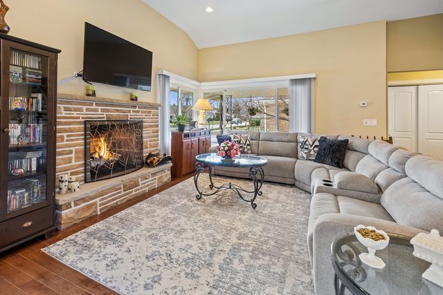 7934 Lotus Avenue, Morton Grove, IL 60053