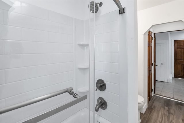 69 Lilley Ave, Lowell, MA 01850