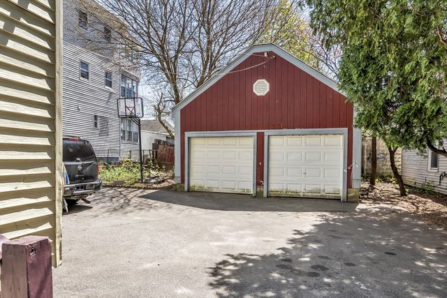 69 Lilley Ave, Lowell, MA 01850