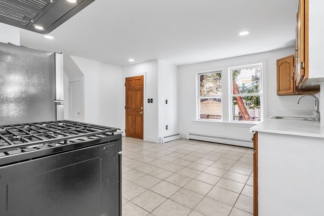 69 Lilley Ave, Lowell, MA 01850