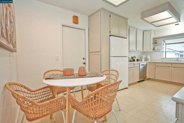 312 312 Gloria Dr, Pleasant Hill, CA 94523