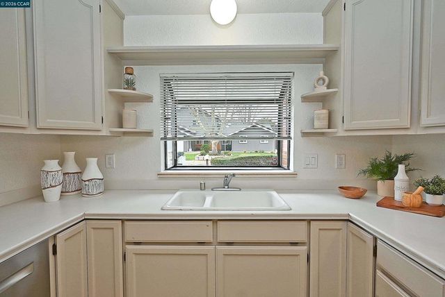 312 312 Gloria Dr, Pleasant Hill, CA 94523