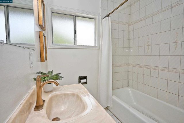 312 312 Gloria Dr, Pleasant Hill, CA 94523