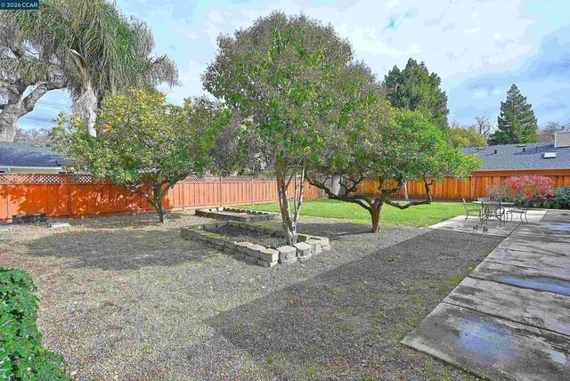 312 312 Gloria Dr, Pleasant Hill, CA 94523