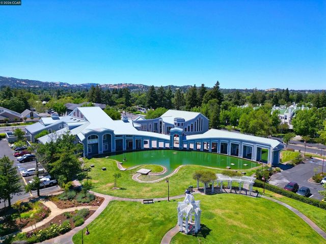 312 312 Gloria Dr, Pleasant Hill, CA 94523