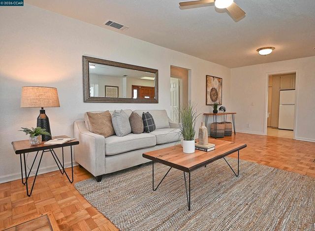 312 312 Gloria Dr, Pleasant Hill, CA 94523