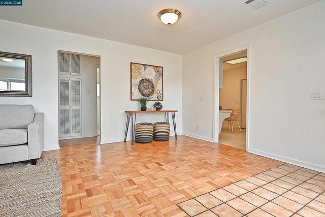 312 312 Gloria Dr, Pleasant Hill, CA 94523