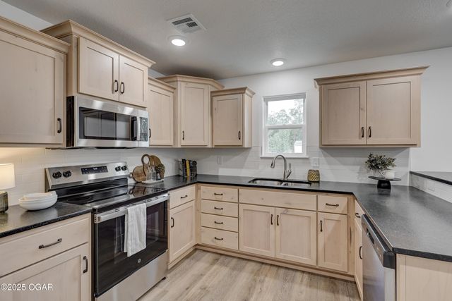 1230 Sheila Ann Drive, Carthage, MO 64836