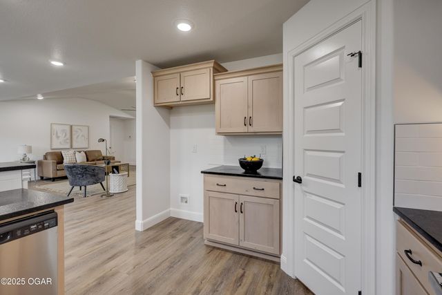 1230 Sheila Ann Drive, Carthage, MO 64836