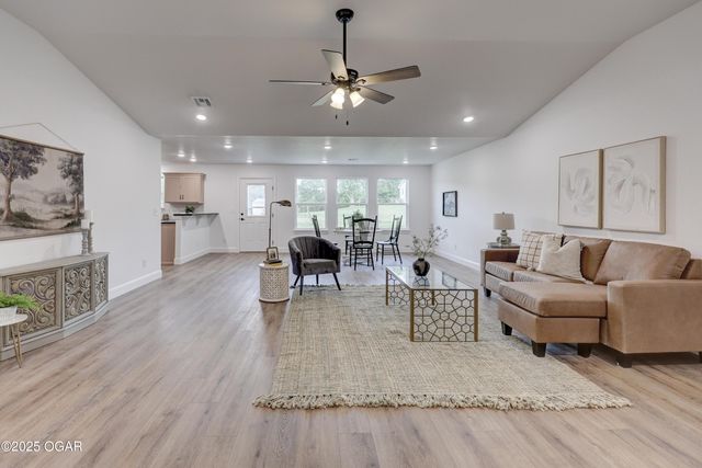 1230 Sheila Ann Drive, Carthage, MO 64836