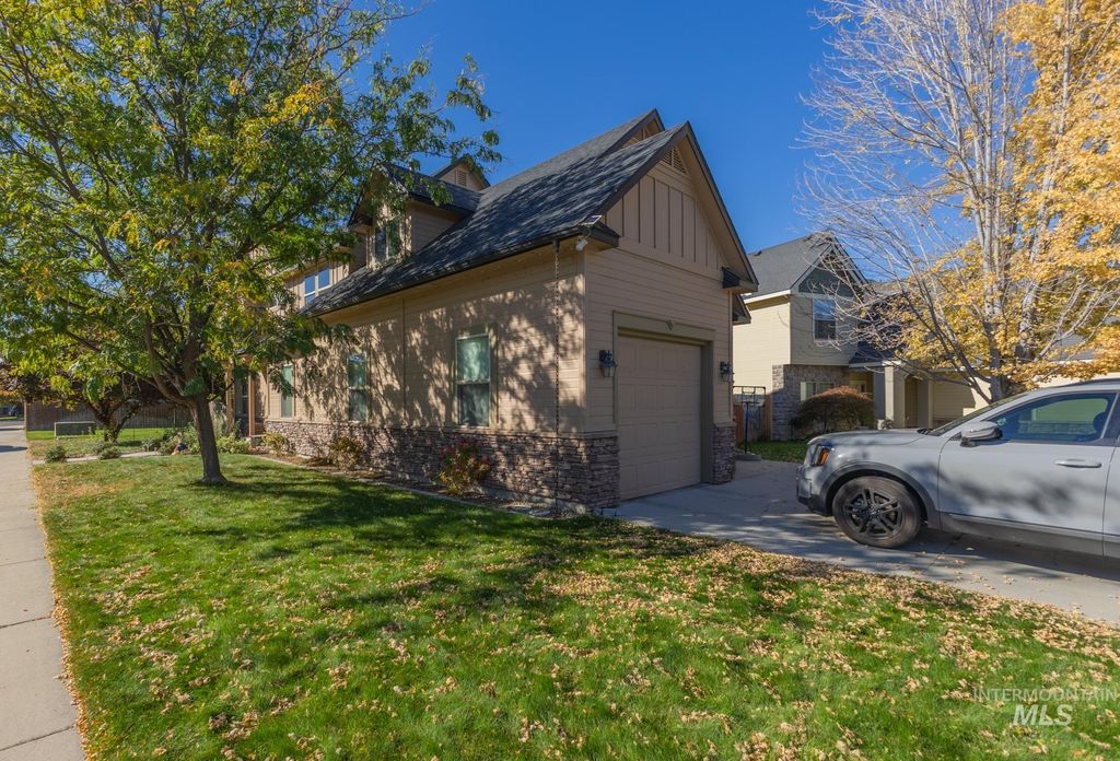 4811 S Silverhills Ave, Boise, ID 83709 photo 2