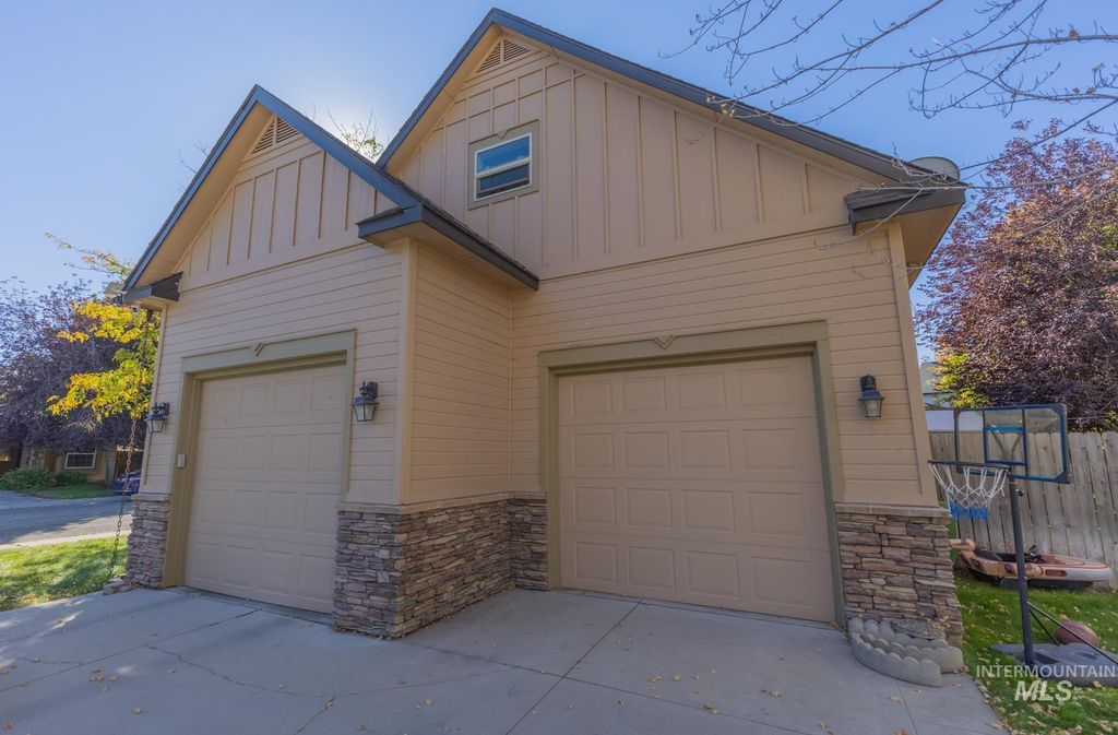 4811 S Silverhills Ave, Boise, ID 83709 photo 3