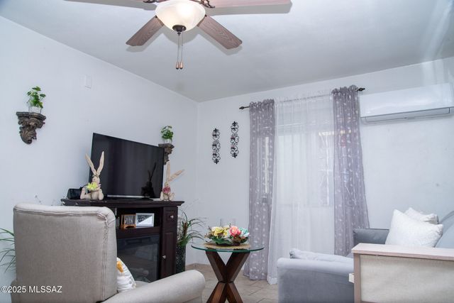 925 N Santa Cruz Street, Nogales, AZ 85621