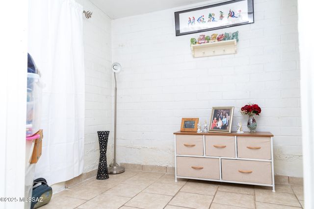 925 N Santa Cruz Street, Nogales, AZ 85621