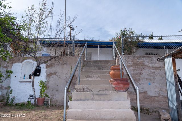 925 N Santa Cruz Street, Nogales, AZ 85621