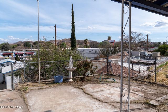 925 N Santa Cruz Street, Nogales, AZ 85621