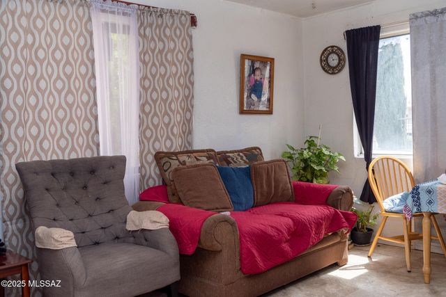 925 N Santa Cruz Street, Nogales, AZ 85621