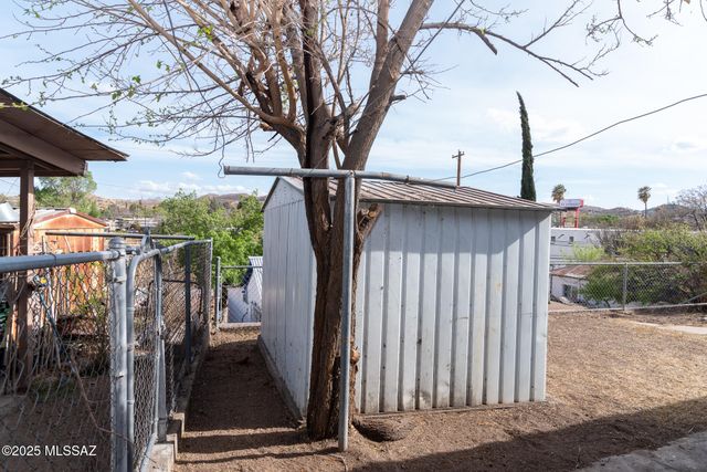 925 N Santa Cruz Street, Nogales, AZ 85621