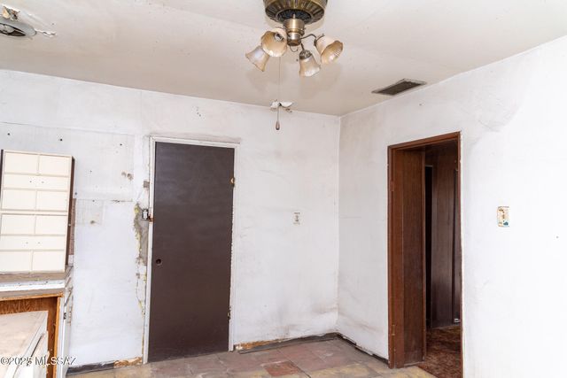 925 N Santa Cruz Street, Nogales, AZ 85621