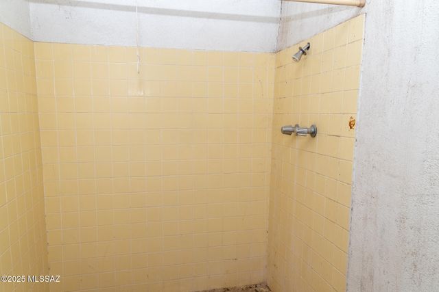 925 N Santa Cruz Street, Nogales, AZ 85621