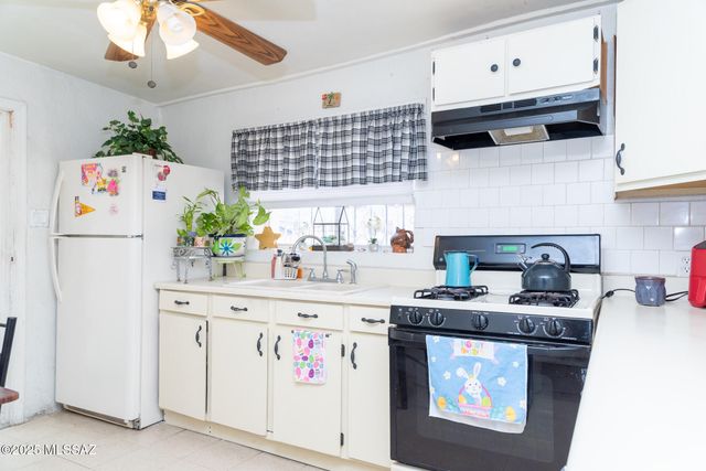 925 N Santa Cruz Street, Nogales, AZ 85621