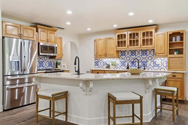 8735 Phoenix Ave, Fair Oaks, CA 95628