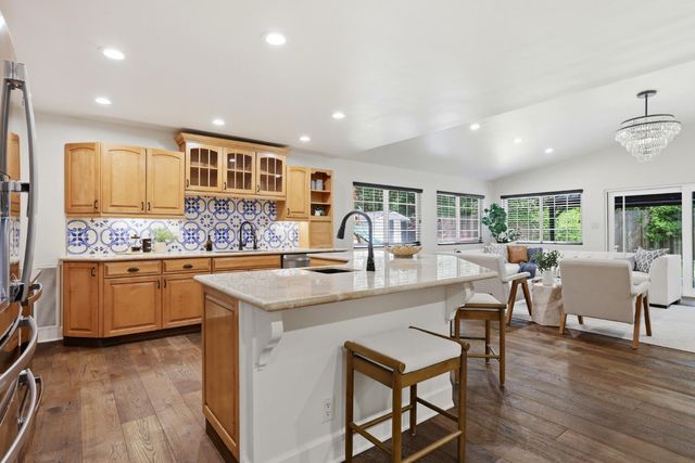 8735 Phoenix Ave, Fair Oaks, CA 95628