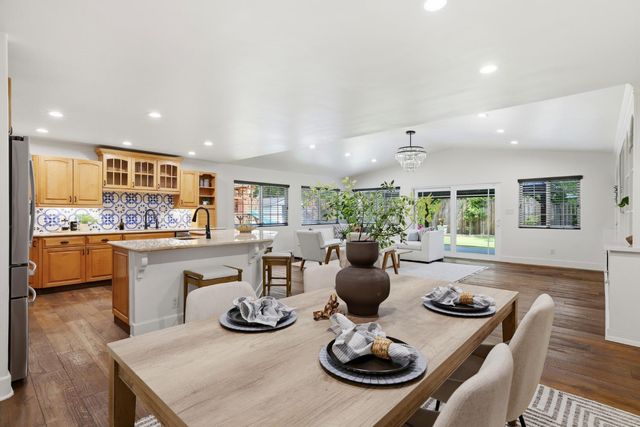8735 Phoenix Ave, Fair Oaks, CA 95628