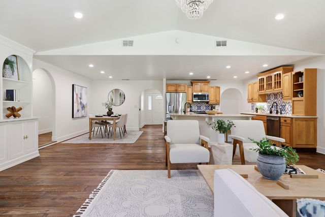 8735 Phoenix Ave, Fair Oaks, CA 95628
