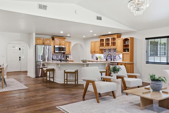 8735 Phoenix Ave, Fair Oaks, CA 95628