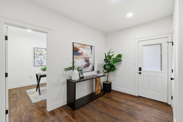 8735 Phoenix Ave, Fair Oaks, CA 95628