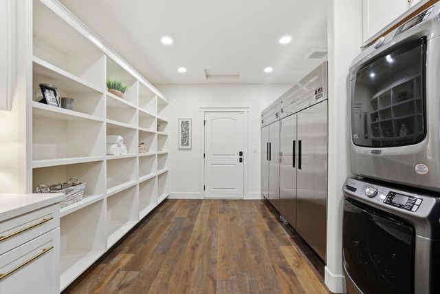 8735 Phoenix Ave, Fair Oaks, CA 95628