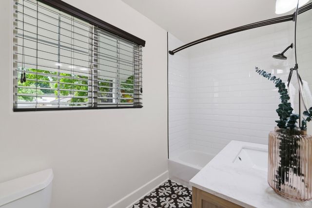 8735 Phoenix Ave, Fair Oaks, CA 95628