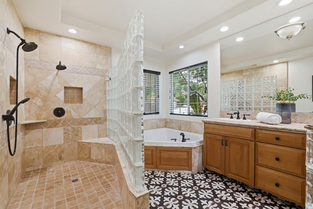 8735 Phoenix Ave, Fair Oaks, CA 95628