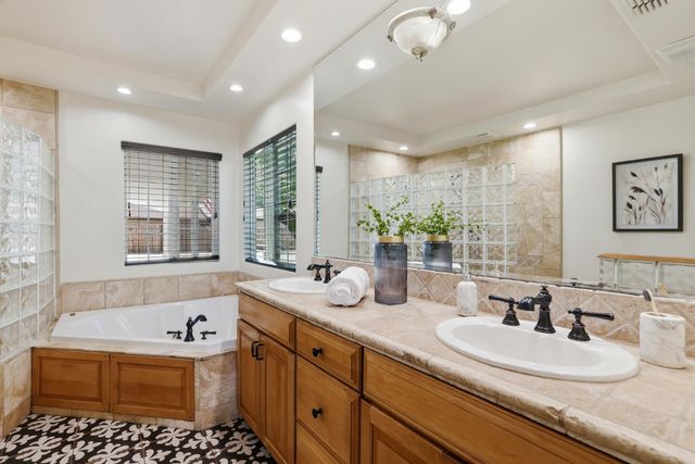 8735 Phoenix Ave, Fair Oaks, CA 95628