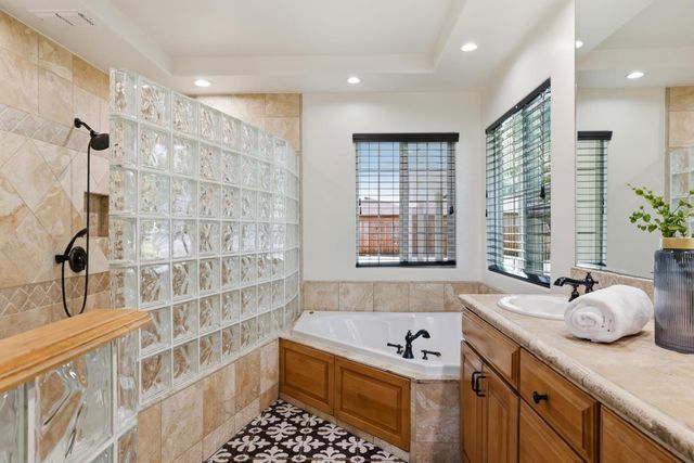 8735 Phoenix Ave, Fair Oaks, CA 95628