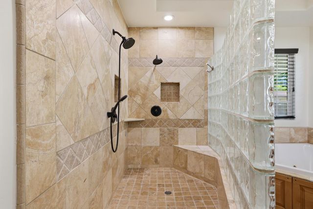 8735 Phoenix Ave, Fair Oaks, CA 95628