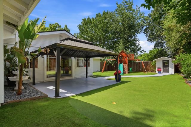 8735 Phoenix Ave, Fair Oaks, CA 95628