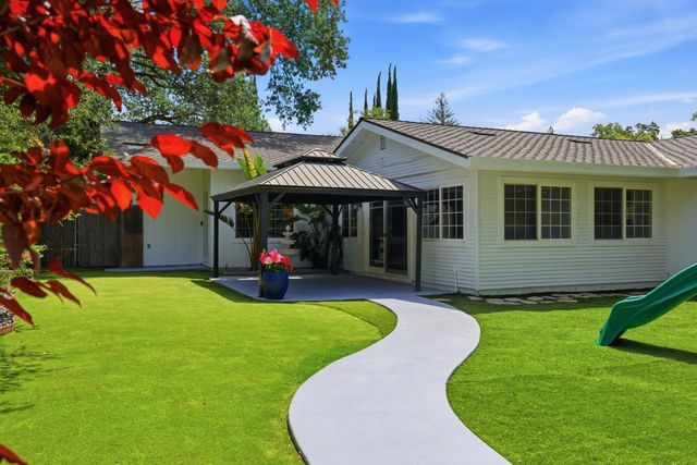 8735 Phoenix Ave, Fair Oaks, CA 95628