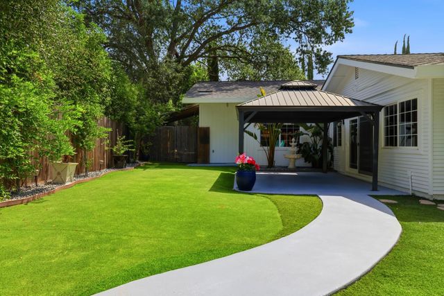 8735 Phoenix Ave, Fair Oaks, CA 95628