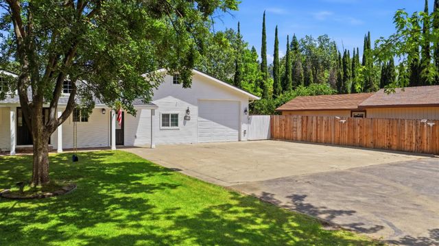 8735 Phoenix Ave, Fair Oaks, CA 95628
