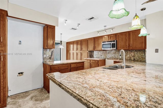 17115 Bay St, Jupiter, FL 33477