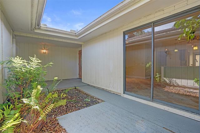 17115 Bay St, Jupiter, FL 33477