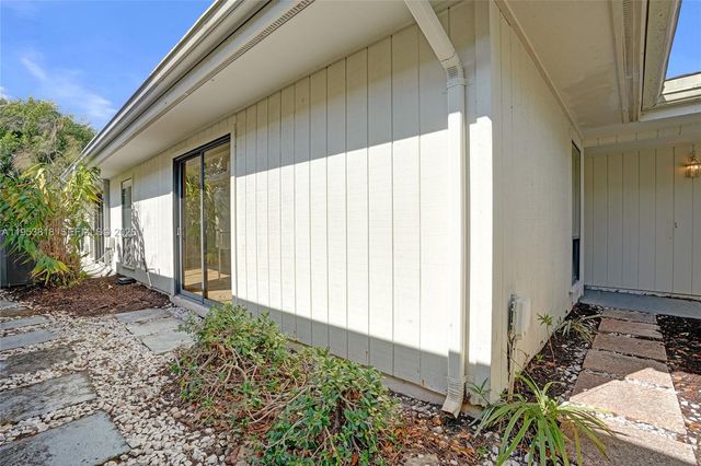 17115 Bay St, Jupiter, FL 33477